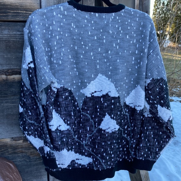Snow Mountain Sweater - Picture 3 of 5